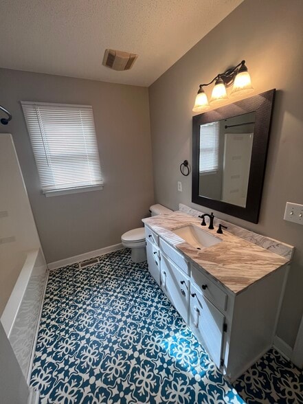 Building Photo - 218 Brookfield Cir