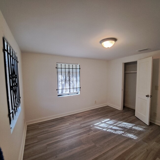 Building Photo - 3436 Franklin St