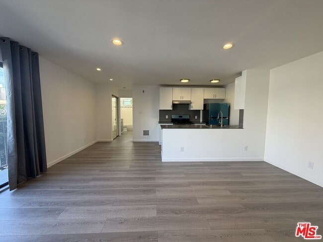 Building Photo - 1531 N Detroit St