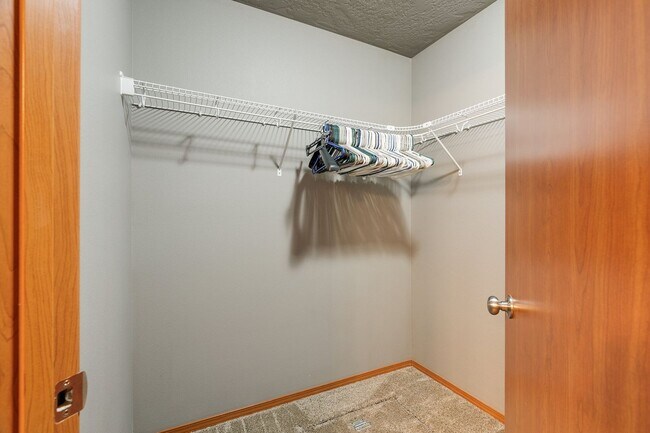 Building Photo - Charming Single-Level Home with Modern Com...
