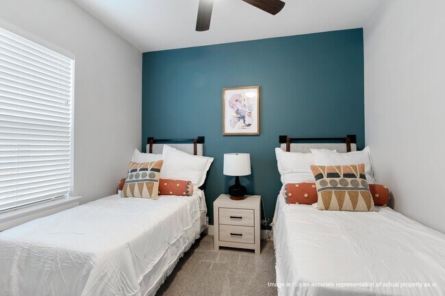 Building Photo - 28325 Birnham Woods Dr