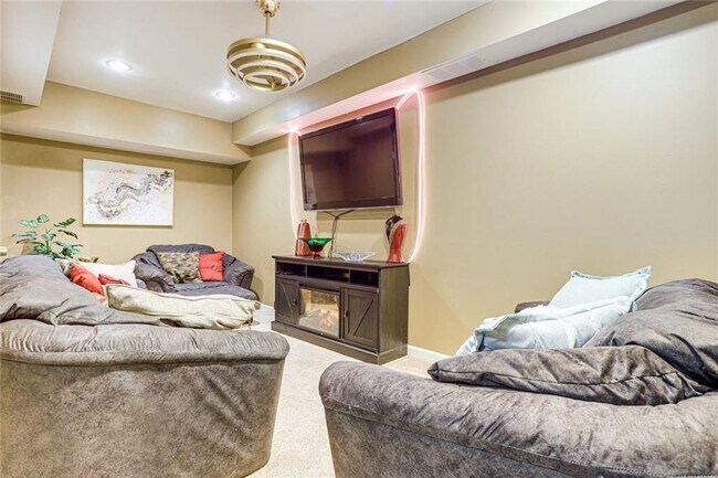 Building Photo - 3595 Chastain Ct