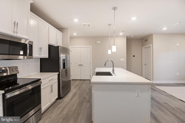 Building Photo - 12875 Mosaic Pk Wy