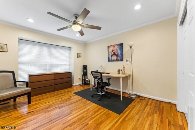 Building Photo - 4 Brightwood Ln