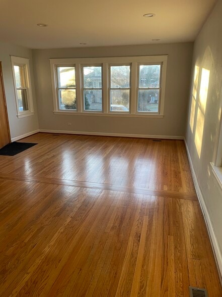 Building Photo - 3111 N 78th Ave