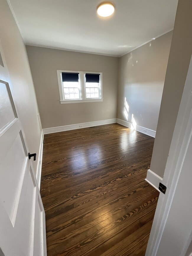 Building Photo - 603 Poplar Ave