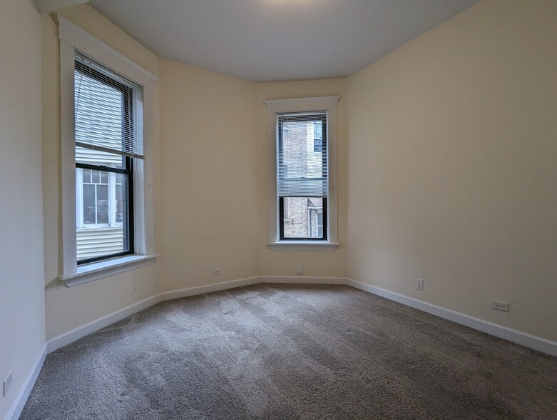 Building Photo - 2132 W Concord Pl