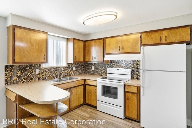 Building Photo - COTTONWOOD APARTMENTS