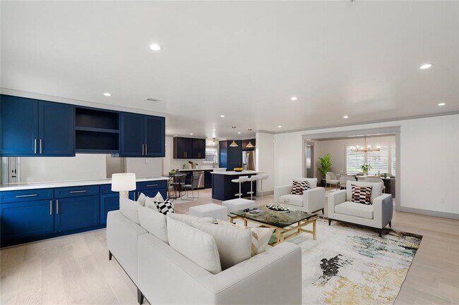 Building Photo - 1075 Curtin St
