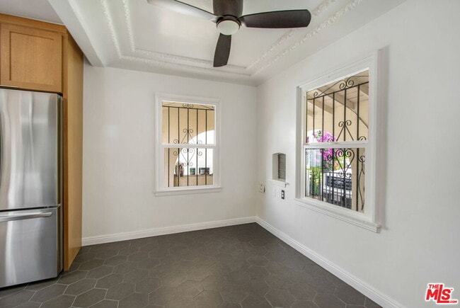 Building Photo - 4126 S Bronson Ave