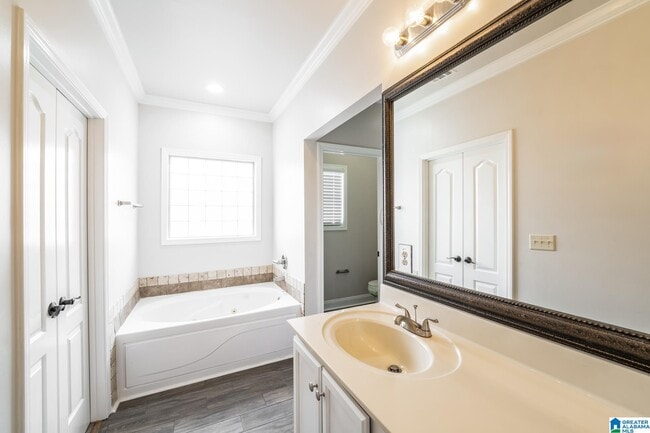 Building Photo - 244 Willow View Cir