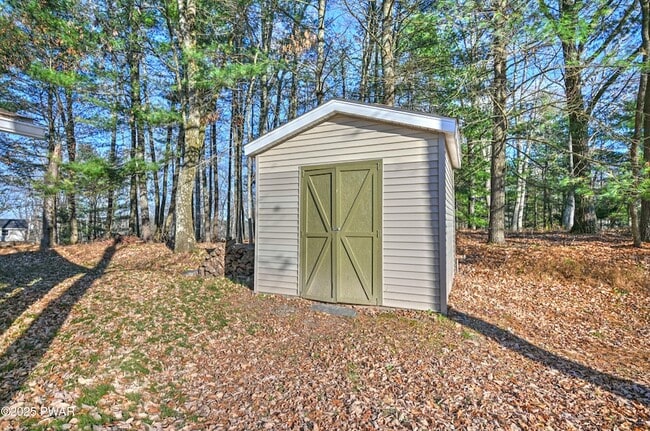 Building Photo - 424 Sunset Forest Dr