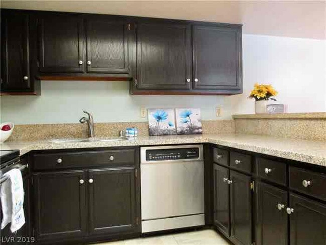 Building Photo - 3450 Erva St