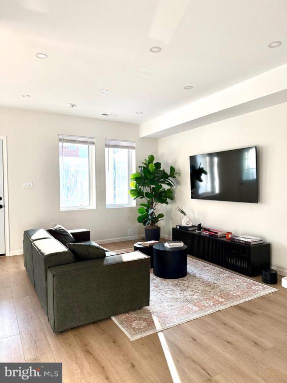 Building Photo - 5326 9th St NW