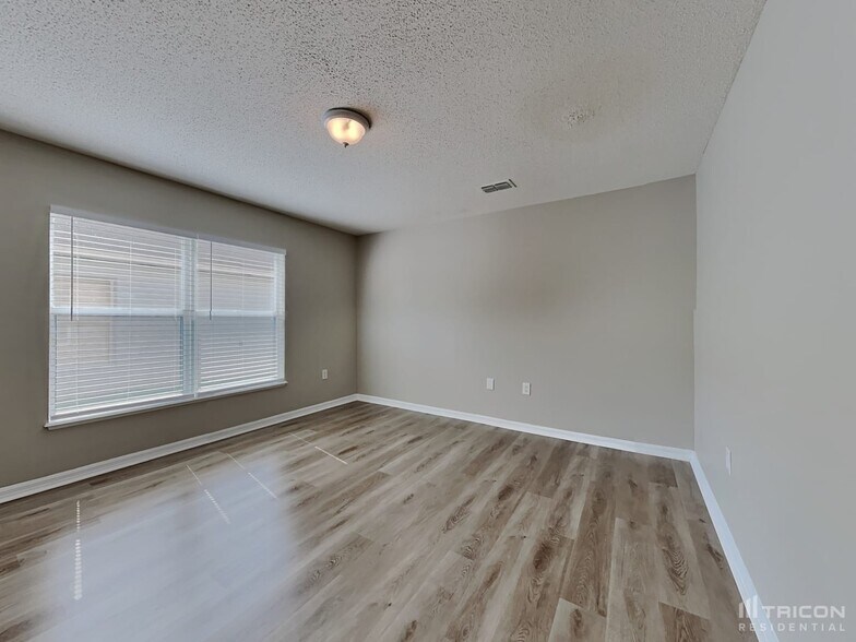 Building Photo - 1083 Ronlin St