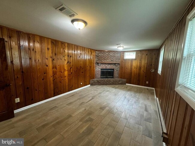 Building Photo - 2508 St John Pl