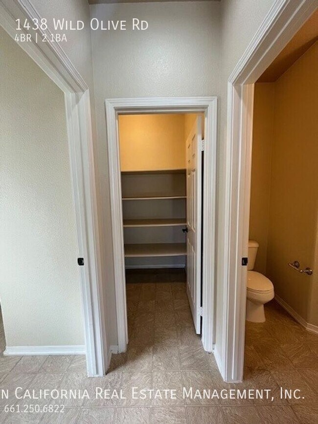 Building Photo - 1438 Wild Olive Rd