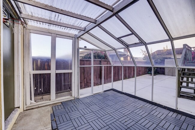 Building Photo - 13 Hermosa Ln