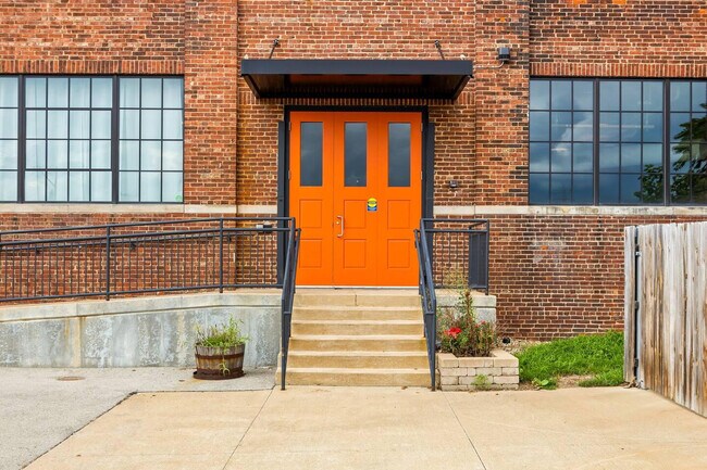 Building Photo - 1216 SW Adams St