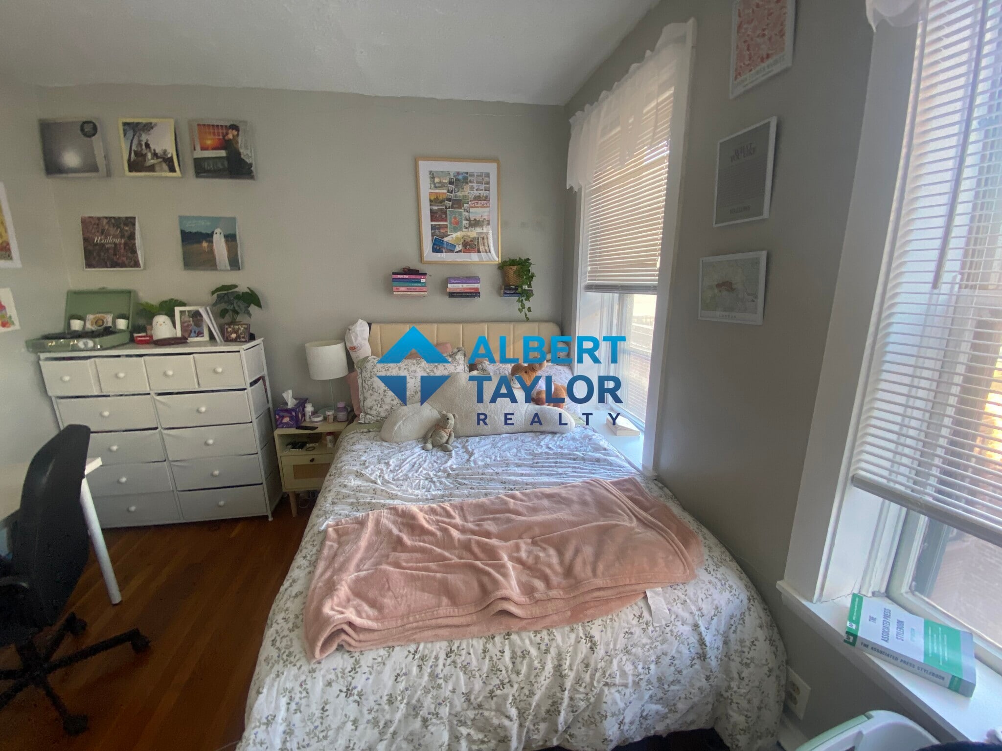 Building Photo - 36 Garden St