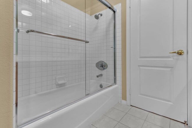 Building Photo - 12 Bergamo