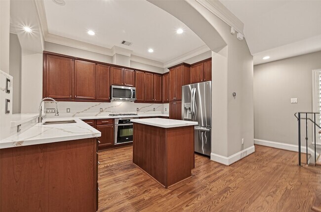 Building Photo - 232 Detering St