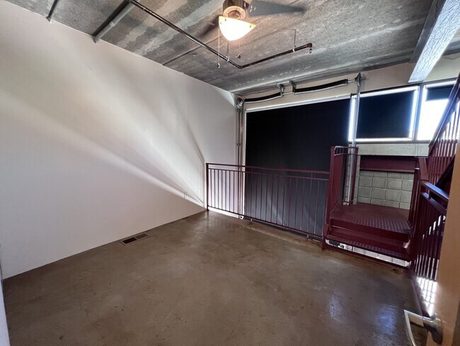 Building Photo - 360 W 300 S