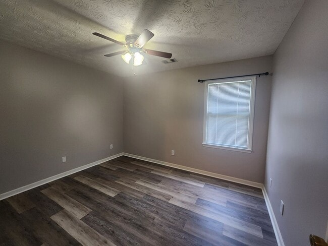 Building Photo - 6523 Fairfax Way