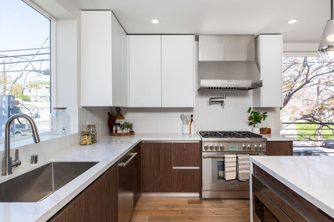 Building Photo - Brand New LUXURY 2026 Construction Homes in Silverlake!