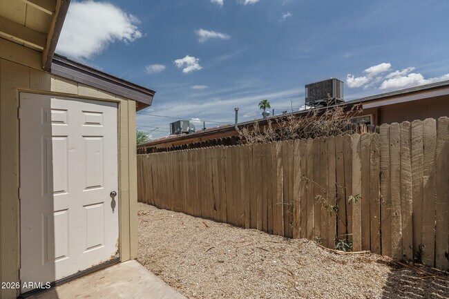 Building Photo - 7802 E Heatherbrae Ave