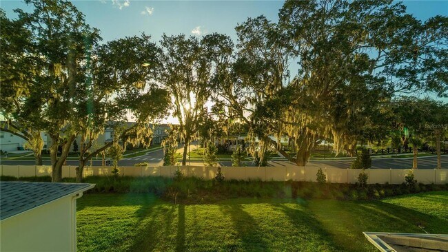 Building Photo - 16446 Lone Oak Cir