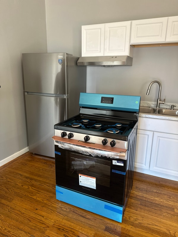 Building Photo - 426 3rd Ave