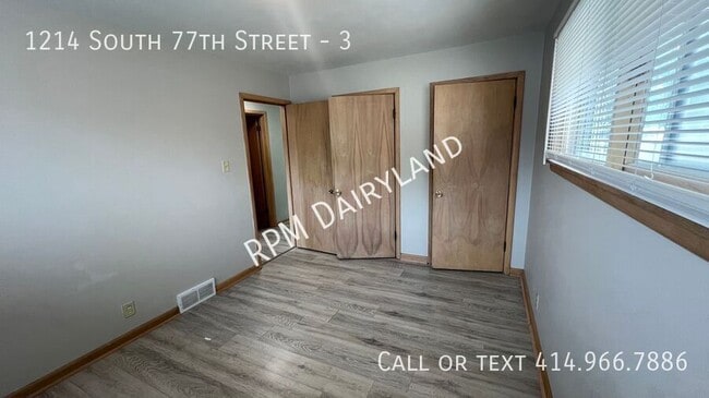 Primary Photo - 1214 S 77th St