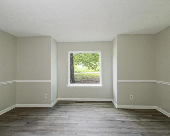 Building Photo - 220 Rolling Ridge Dr
