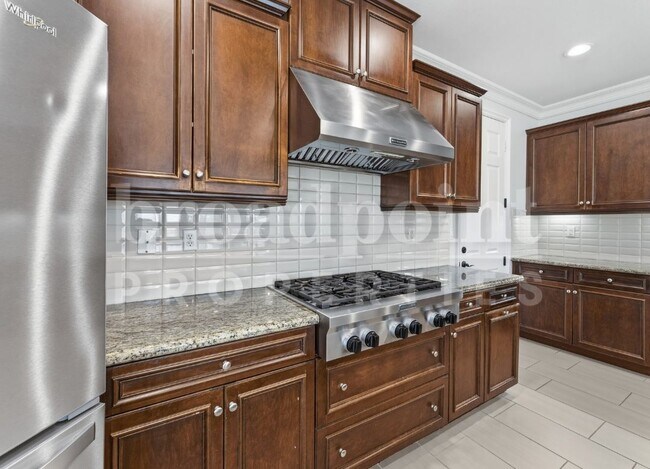 Building Photo - 1672 N Las Flores Dr