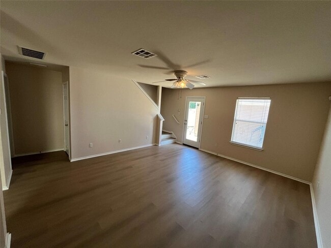 Building Photo - 513 Crater Lake Dr