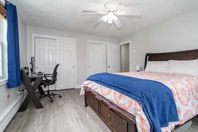 Building Photo - 10 Homeward Ln