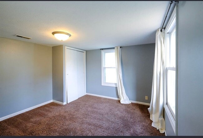Building Photo - 504 Rahm St