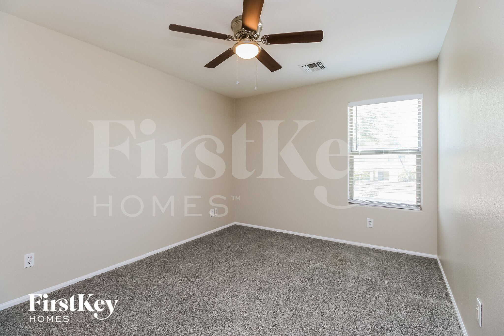 Building Photo - 29110 N Rosewood Dr