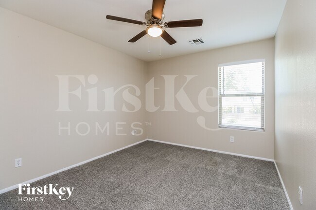 Building Photo - 29110 N Rosewood Dr