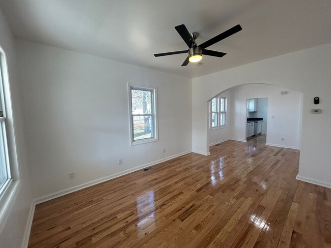 Building Photo - Amazing 2 bedroom with large bonus room for rent in Asbury Park!