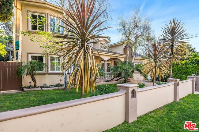 Building Photo - 4063 Benedict Canyon Dr