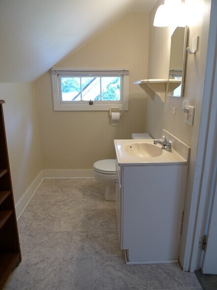 Building Photo - 1418 Coler Rd