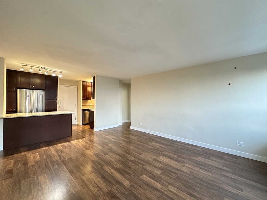 Building Photo - 4180 N Marine Dr