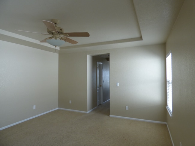 Building Photo - "Charming 3-Bed, 3-Bath Gem with 2604 Sq Ft of Comfort in Highlands Ranch!"