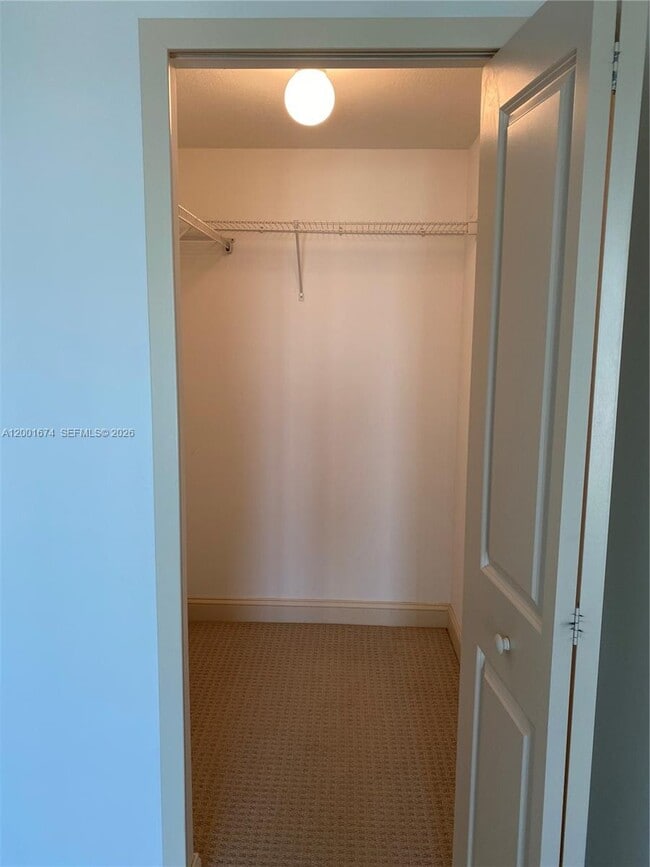 Building Photo - 170 SE 14th St