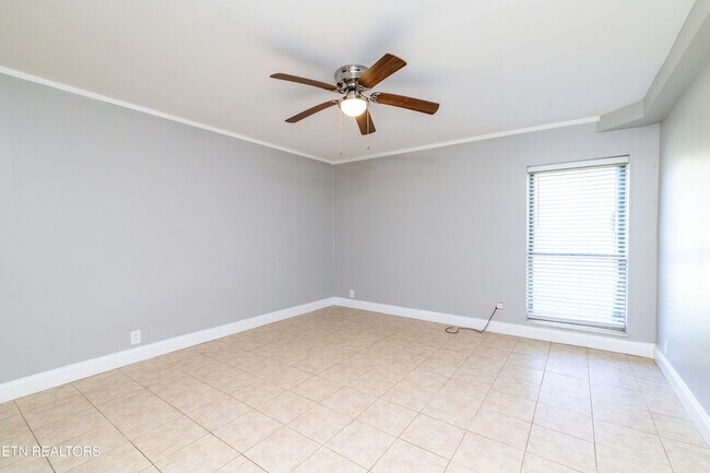 Building Photo - 431 Canberra Dr