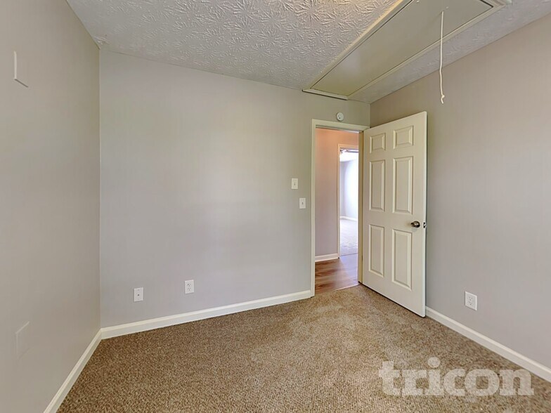 Building Photo - 1455 Enchanted Forest Dr
