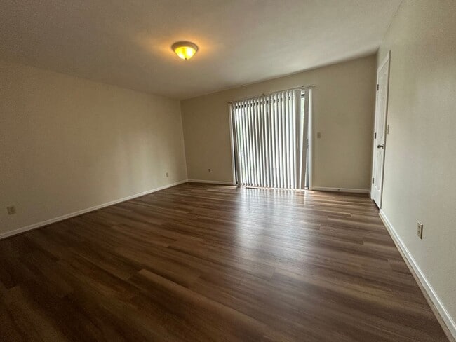 Building Photo - Fletcher Rental!
