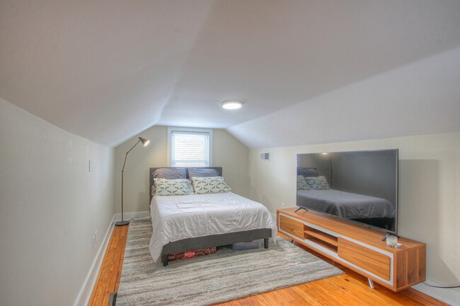 Building Photo - 1609A Cahal Ave